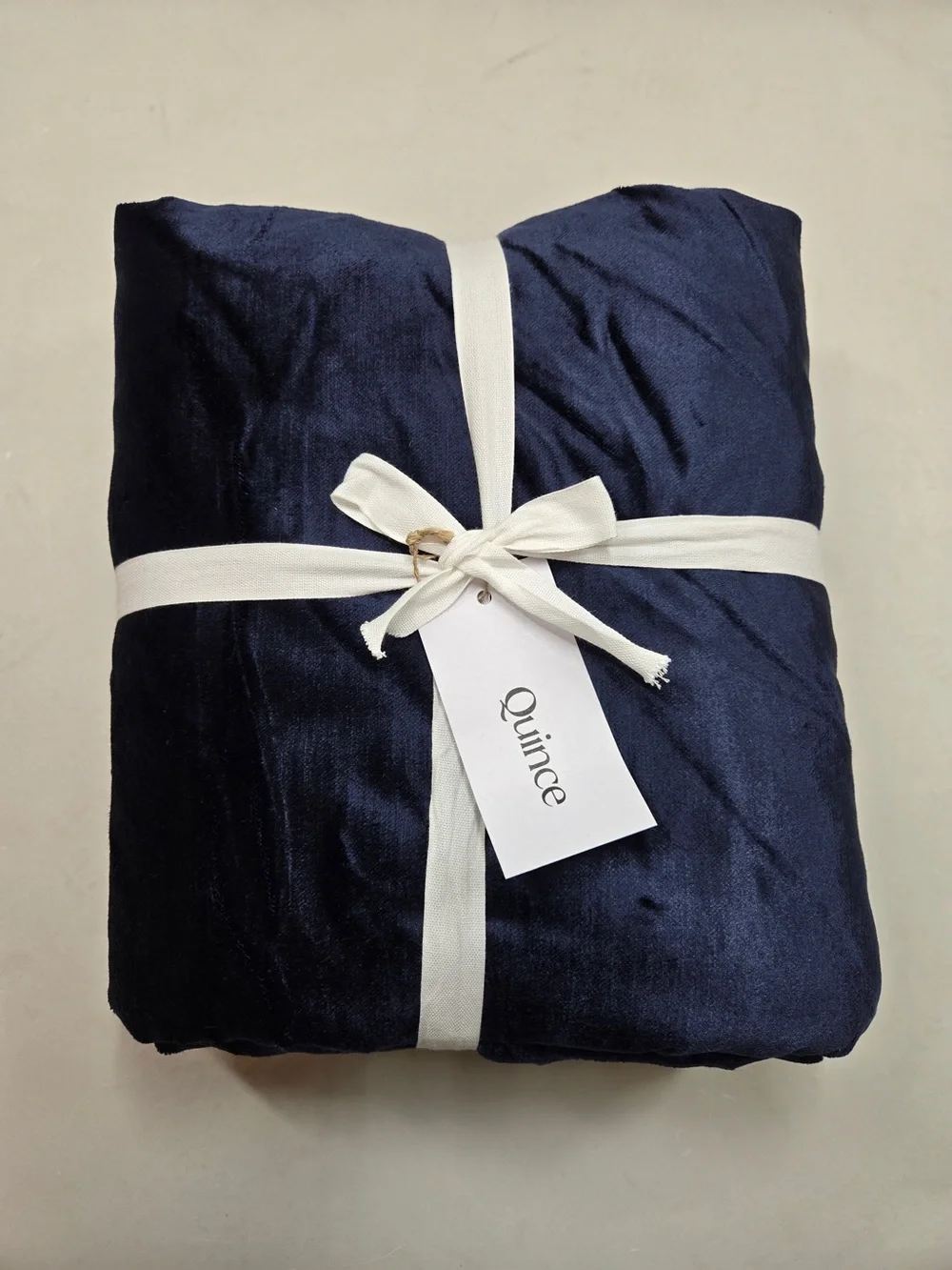 NWT QUINCE 1 48x108 Luster Velvet True Blackout Curtain Navy 9348